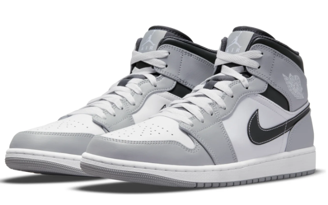 Air Jordan 1 Mid ‘Light Smoke Grey’ – 554724-078